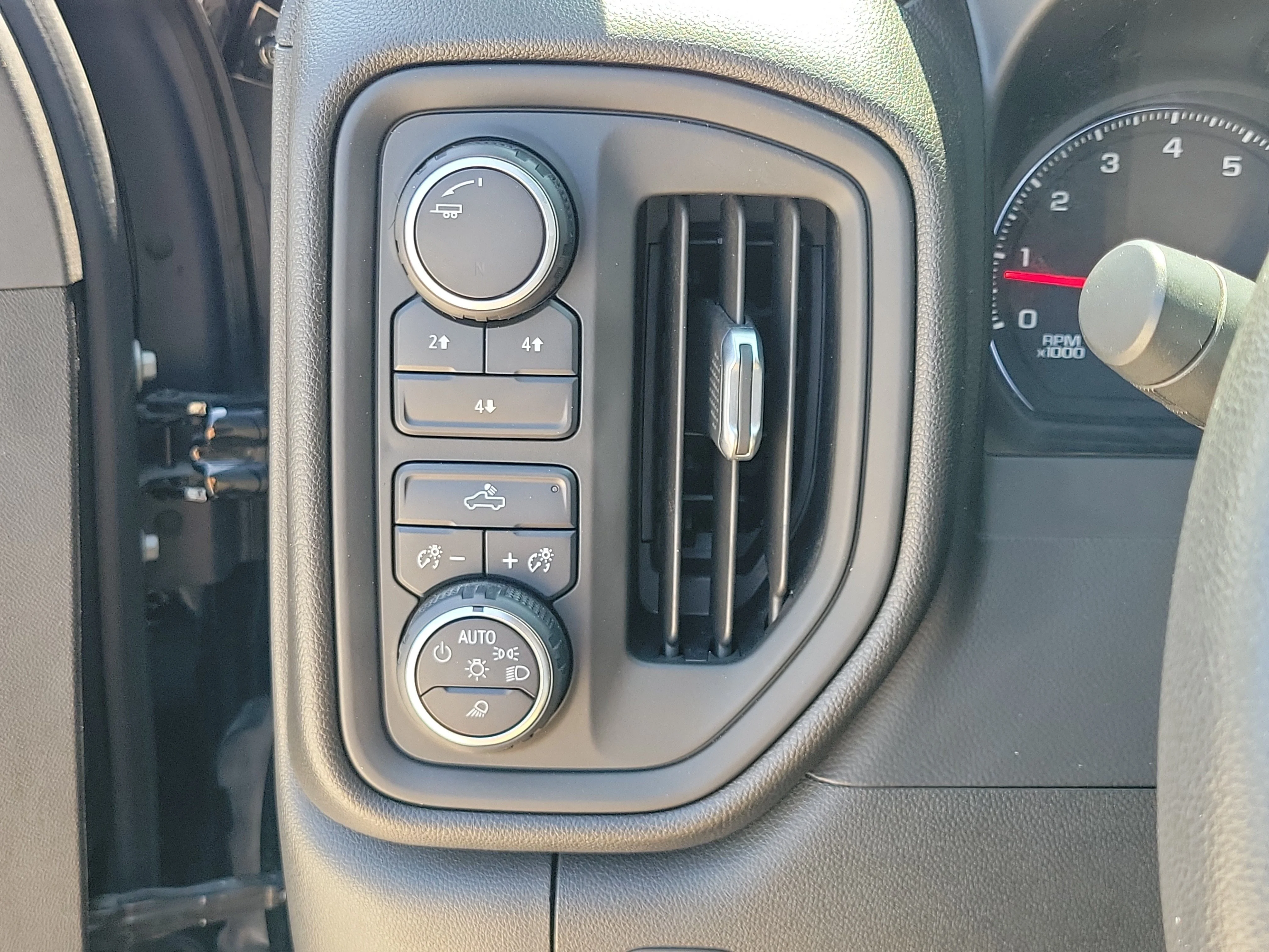 Used 2021 Black Chevrolet Custom image 26