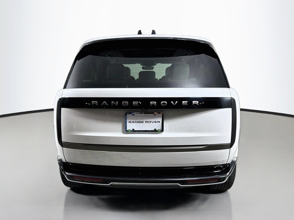 Used 2024 White Land Rover SE image 6