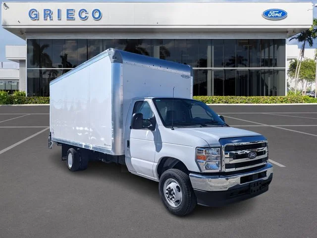 New 2026 Oxford White Ford E-450 DRW image 16