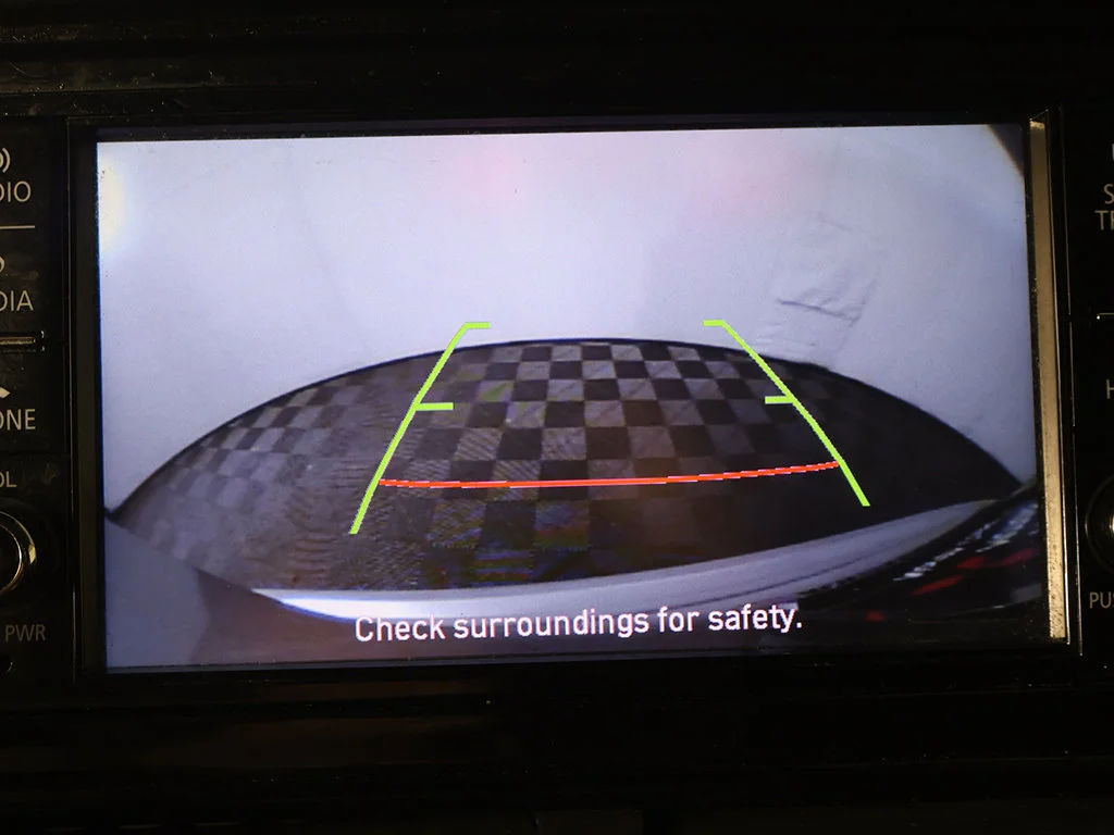 Used 2024 Silver Mitsubishi ES image 38