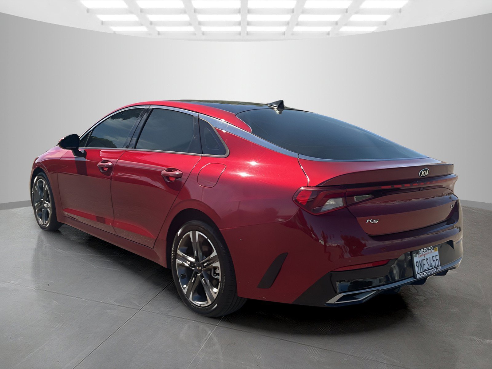 Used 2021 Passion Red Kia EX image 3