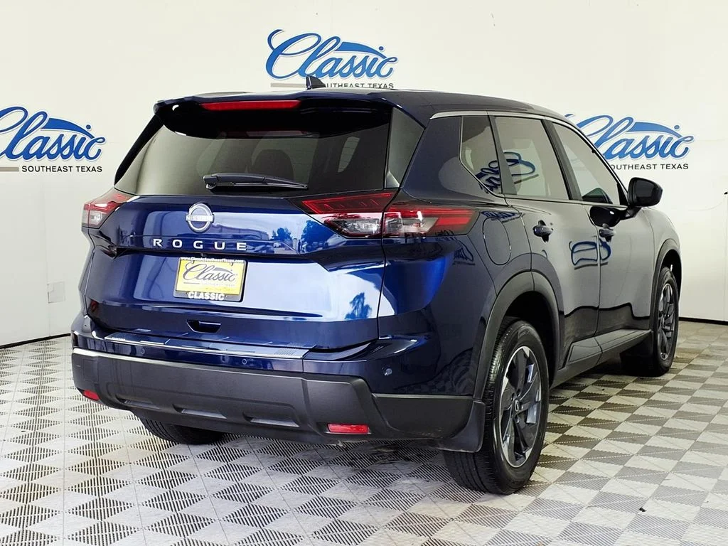 Used 2025 Blue Nissan SV image 6