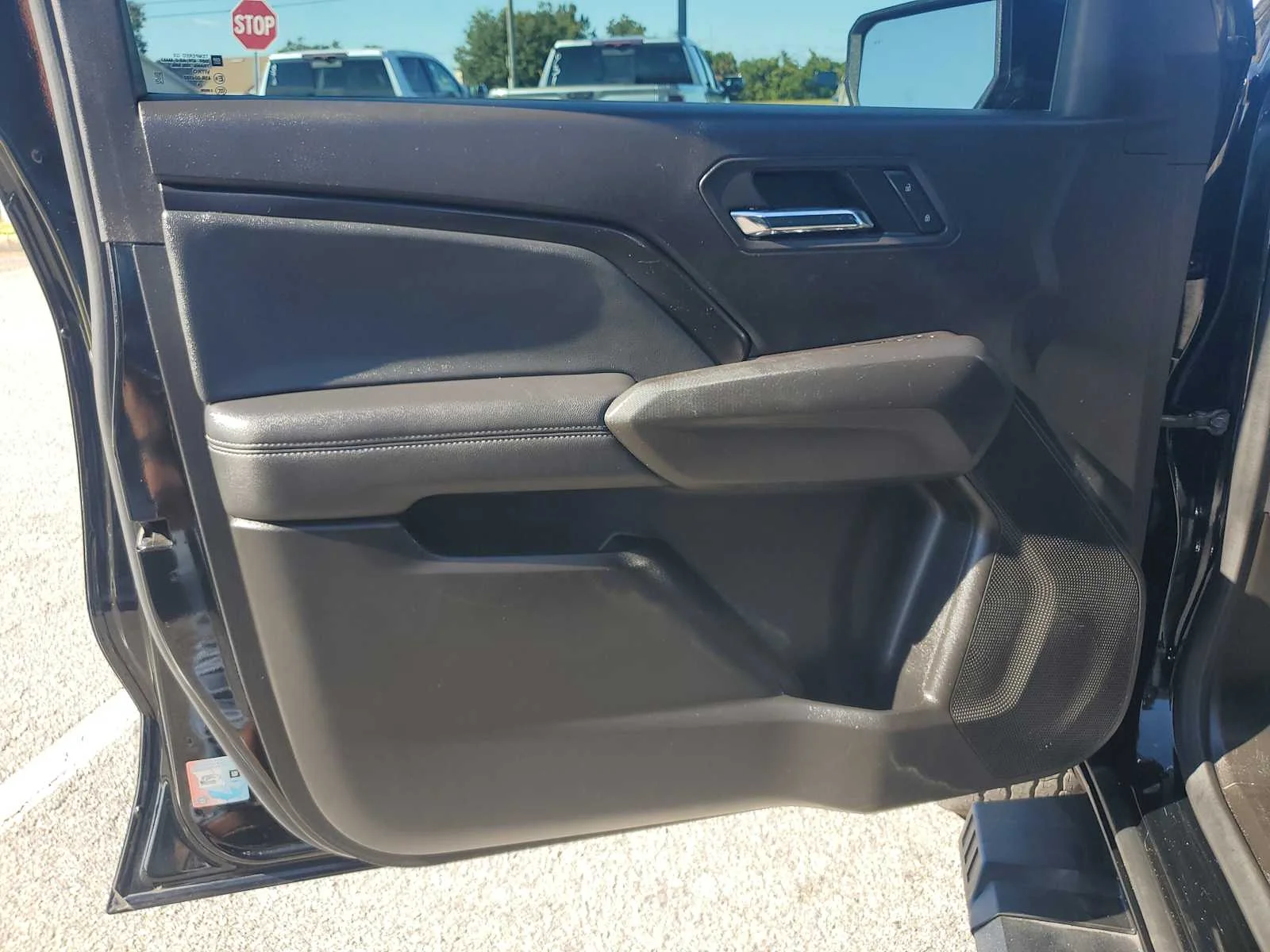 Used 2024 Onyx Black GMC Elevation image 23