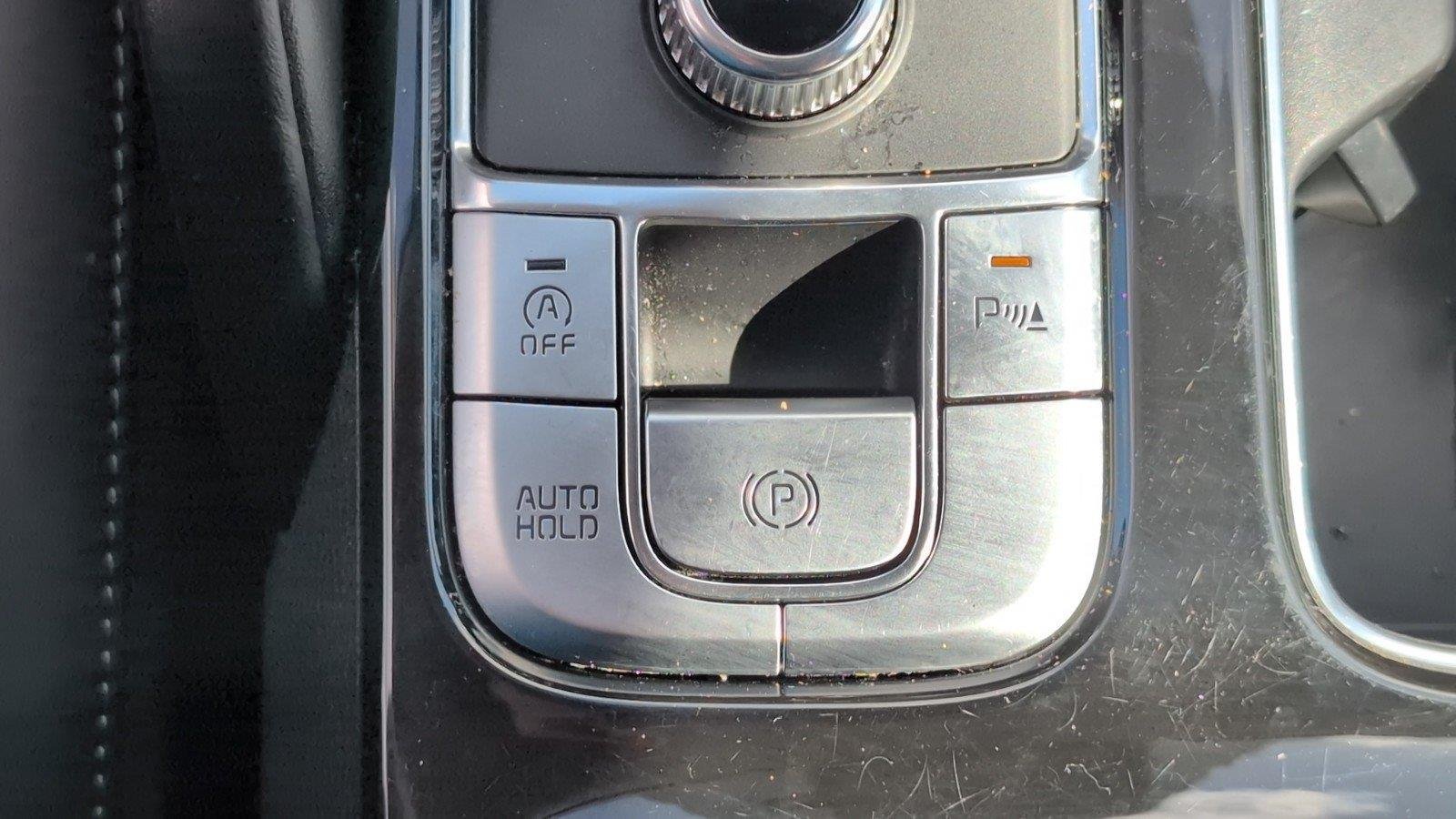 Used 2025 Everlasting Silver Kia S image 27