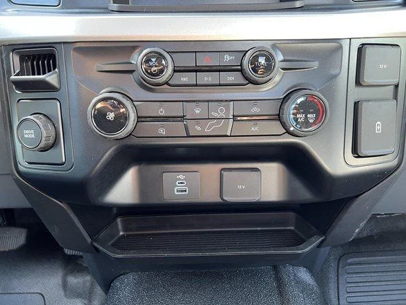 Used 2025 White Ford XL image 27