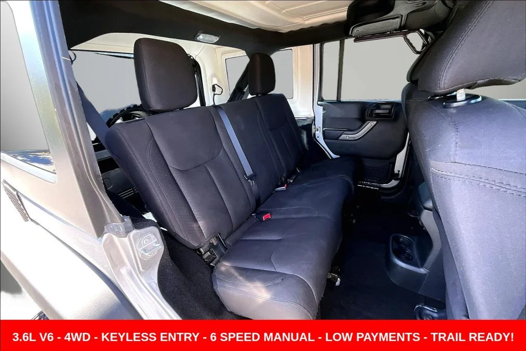 Used 2017 Silver Jeep Unlimited Sport image 28