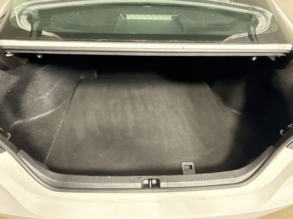 Used 2019 White Toyota  image 22