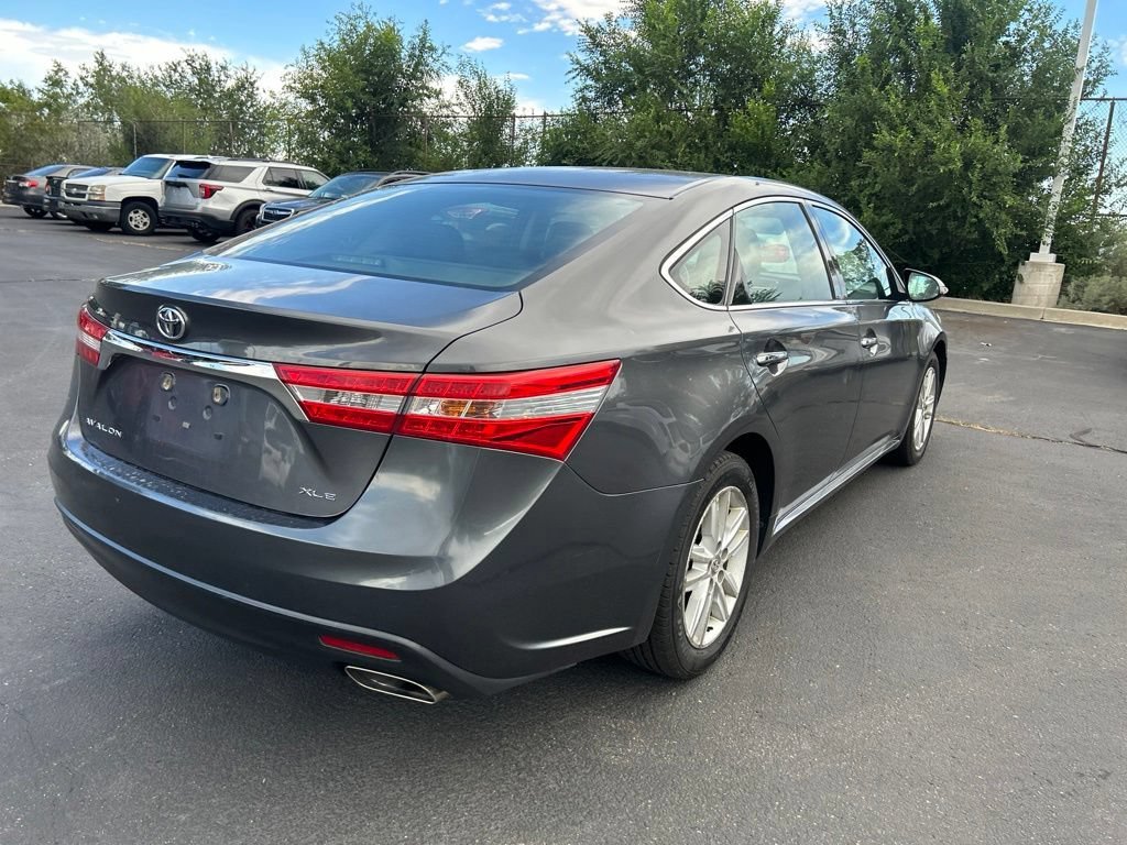 Used 2013 Magnetic Gray Metallic Toyota XLE image 6