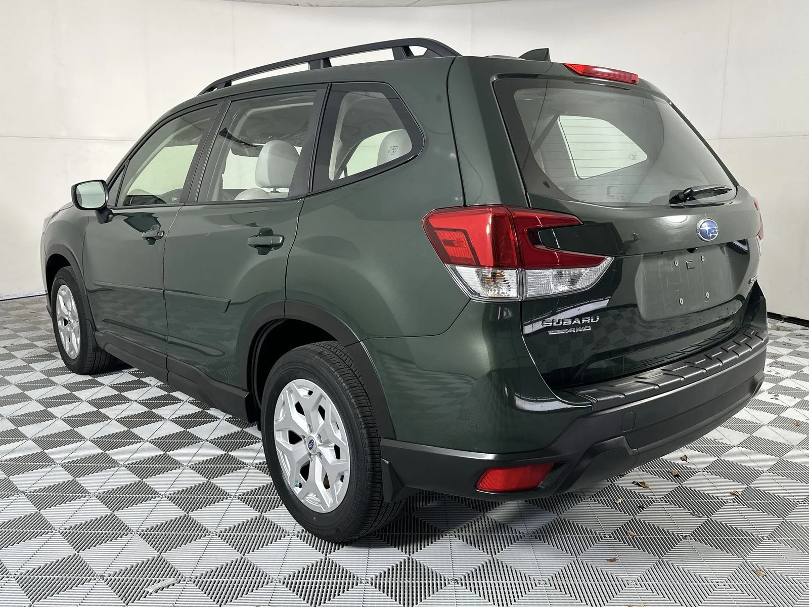 Used 2023 Green Subaru Base image 6