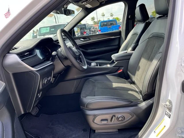 New 2026 Bright White Clearcoat Jeep Altitude image 15