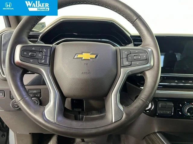 Used 2025 Sterling Gray Metallic Chevrolet LT image 20