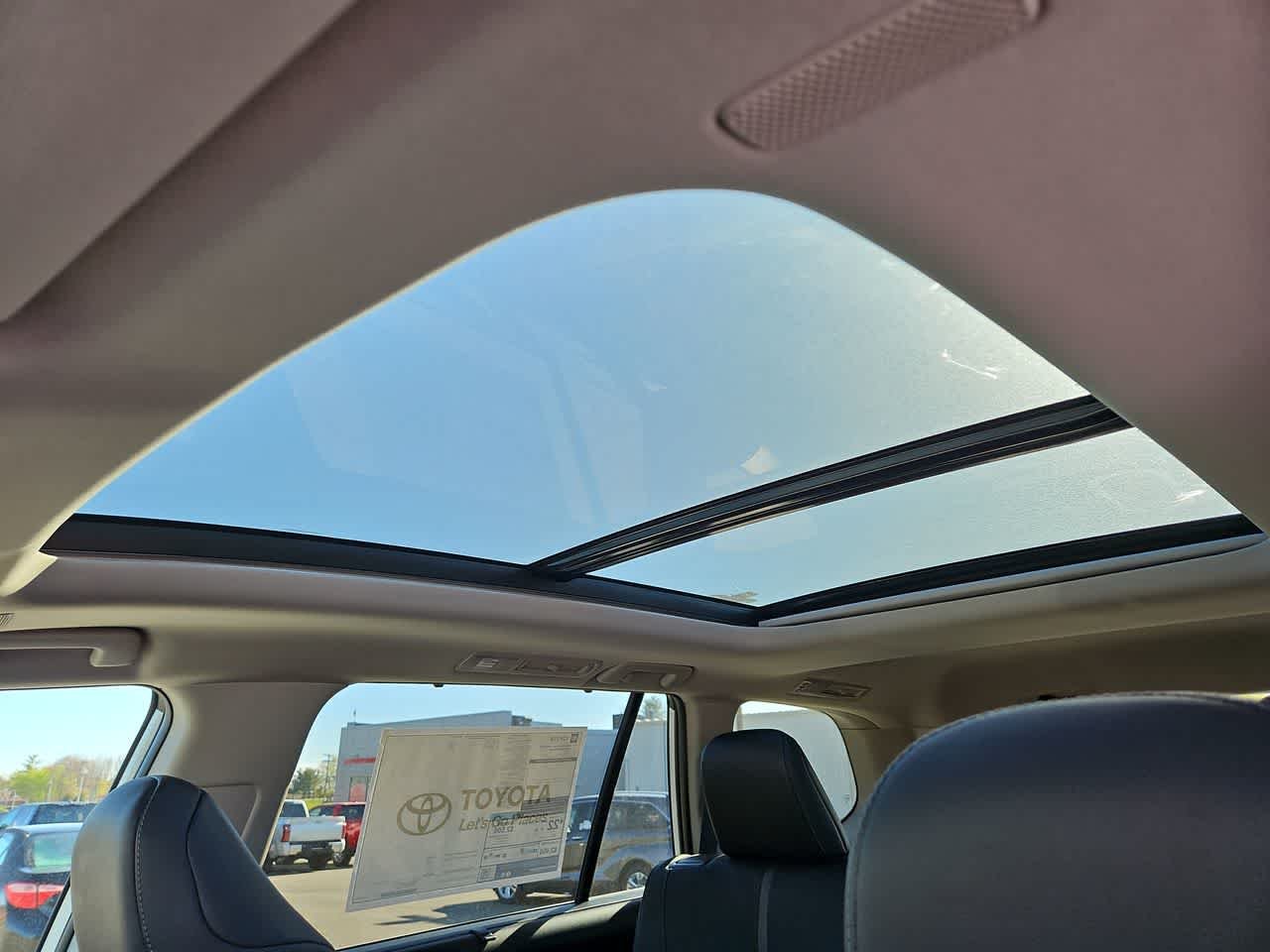 Used 2024 Wind Chill Pearl Toyota Platinum image 11