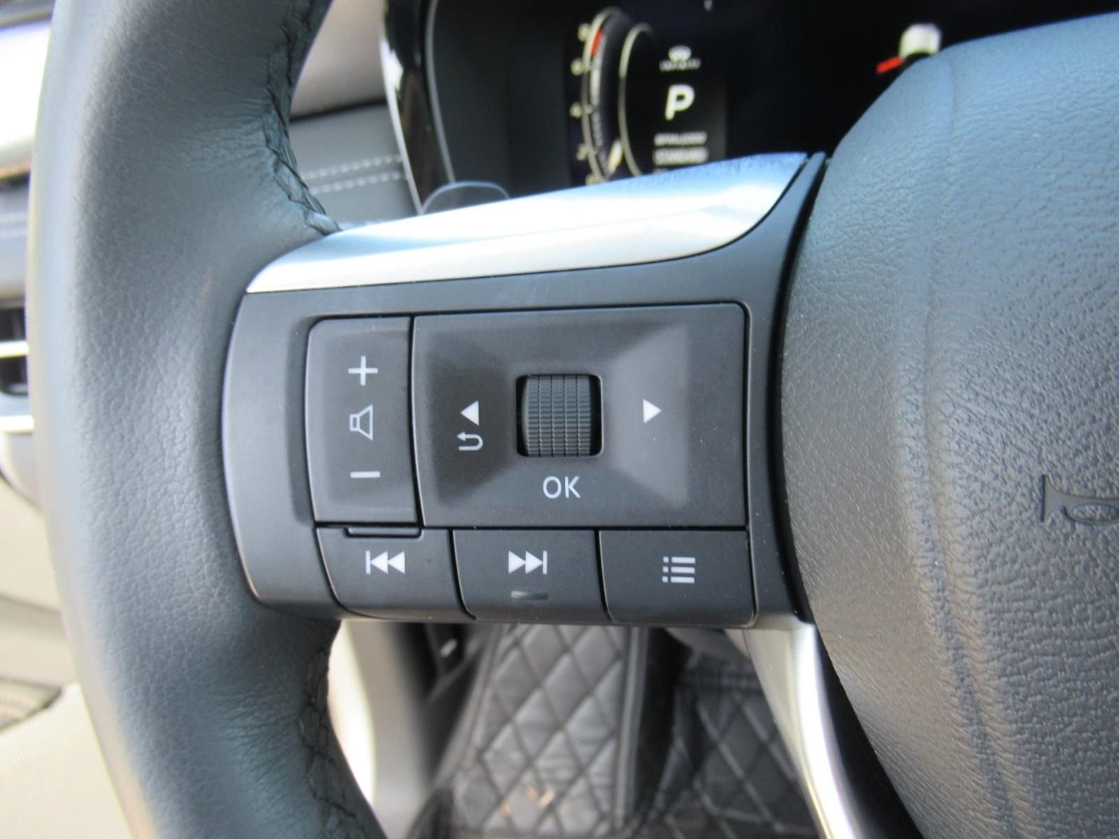 Used 2023 Black INFINITI LUXE image 25