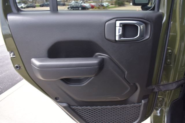 Used 2024 Green Jeep Sport S image 12