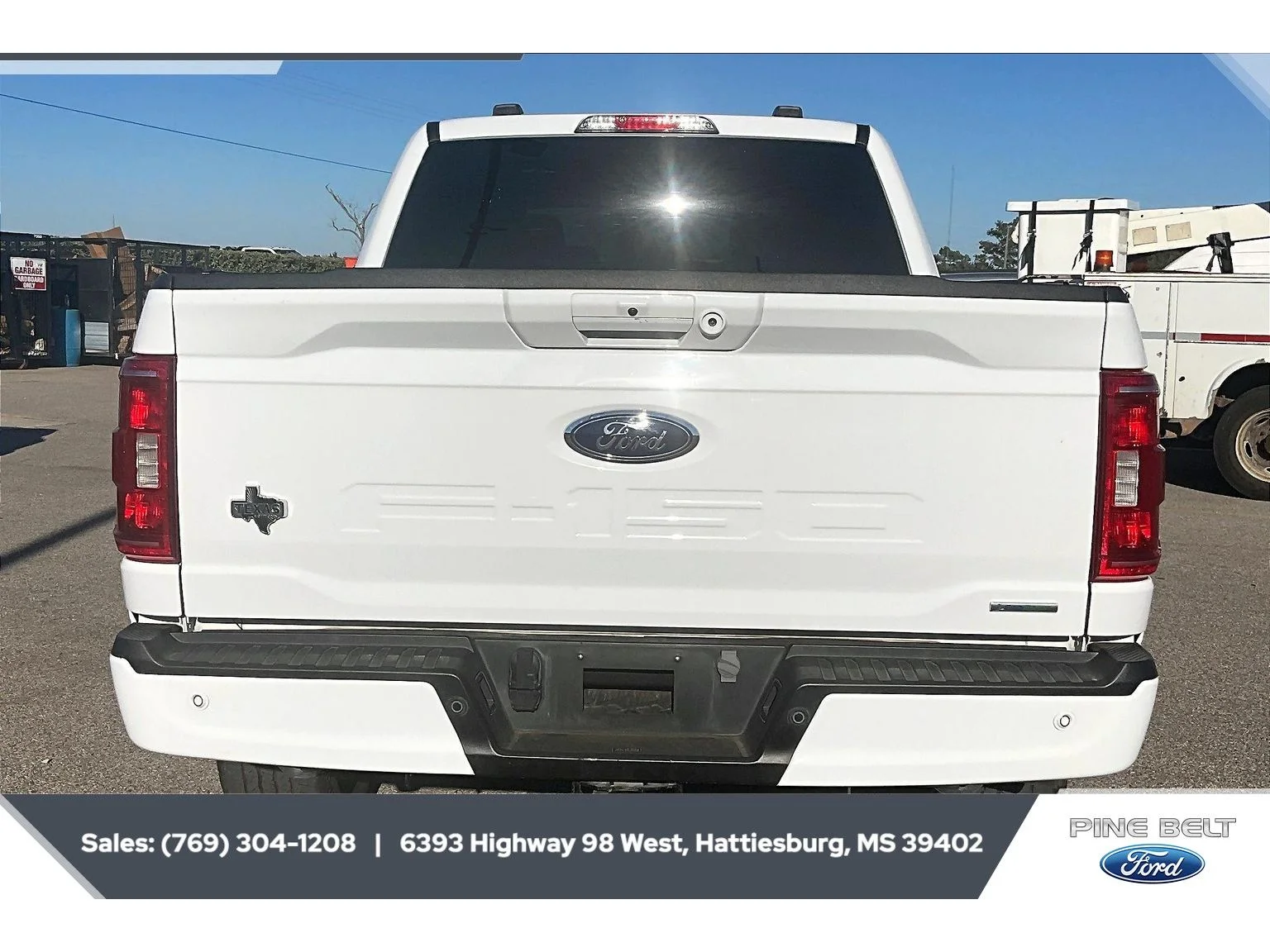 Used 2023 Oxford White Ford XLT image 4
