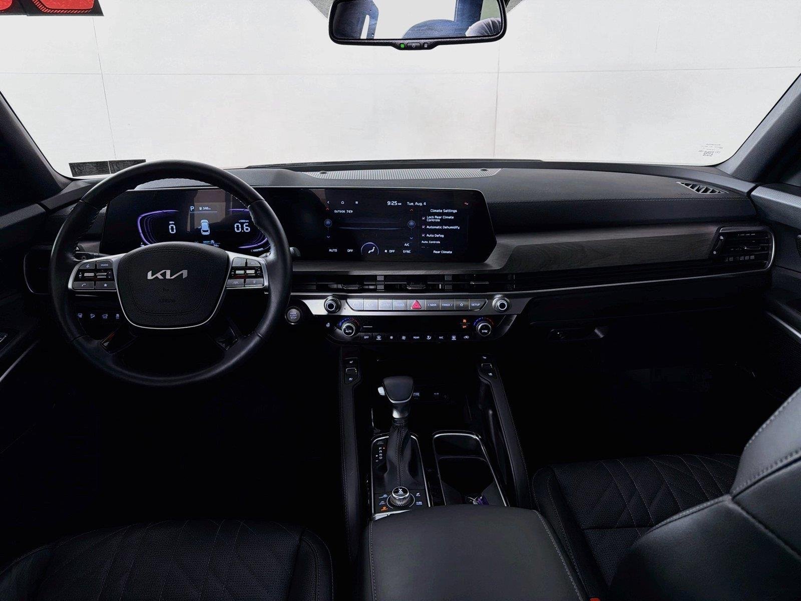 Used 2025  Kia EX X-Line image 27
