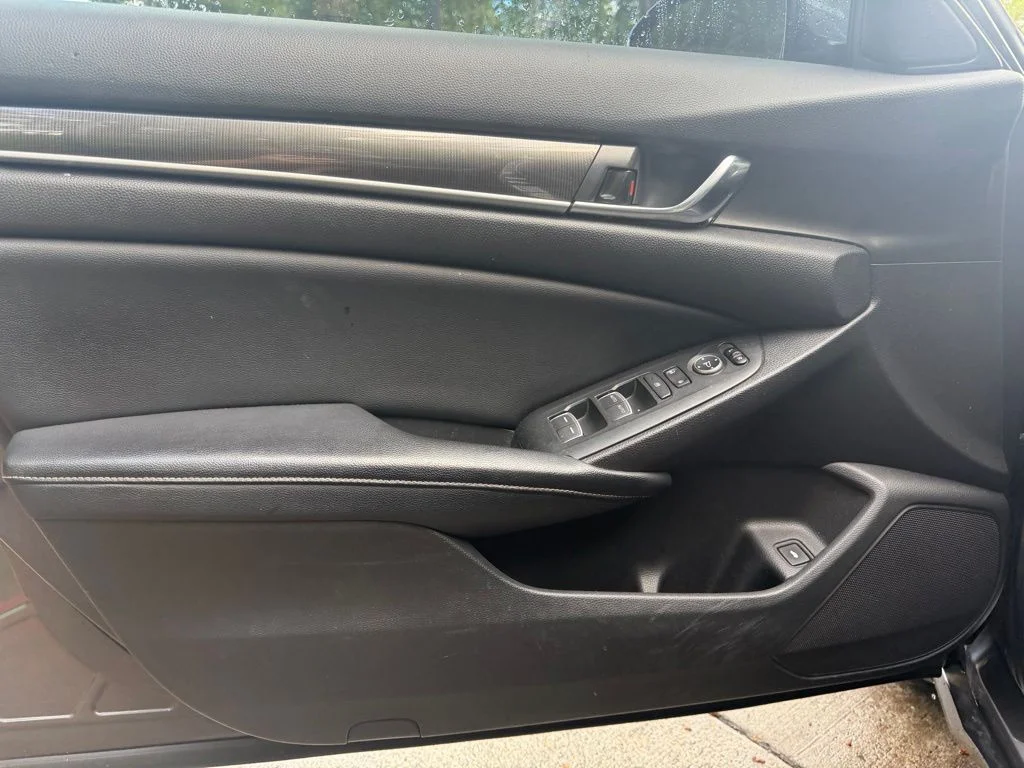 Used 2018  Honda Sport image 9