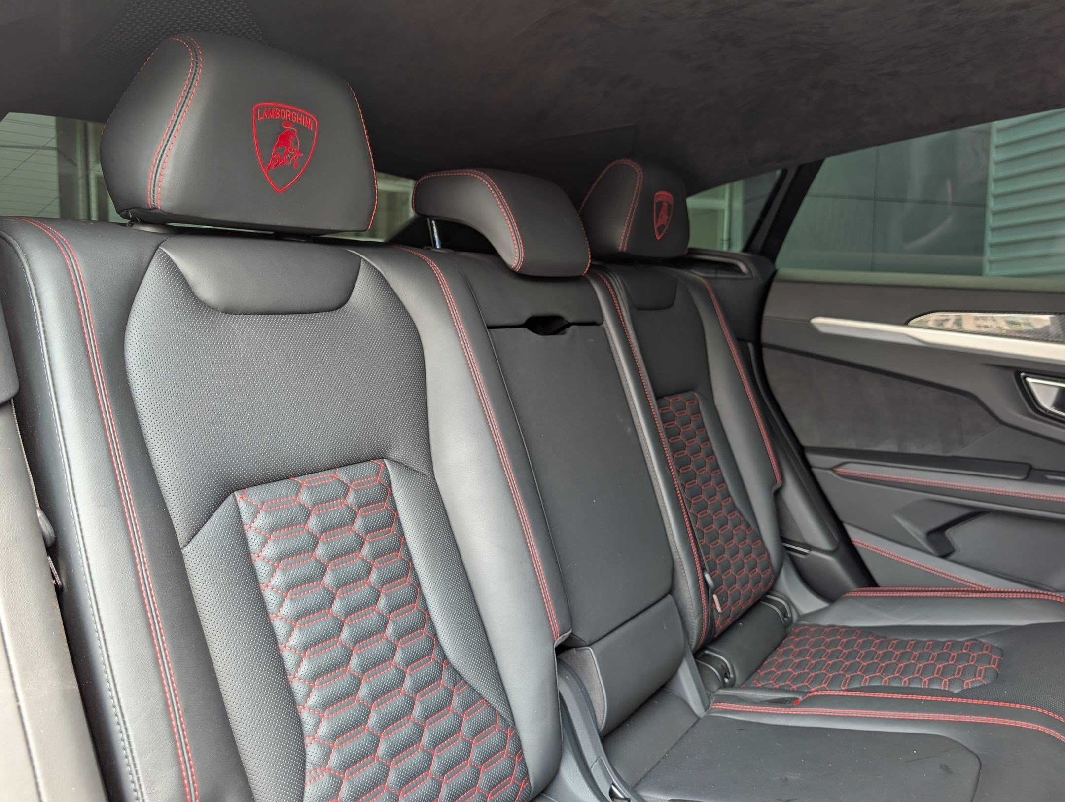 Used 2020 Red Lamborghini Base image 31