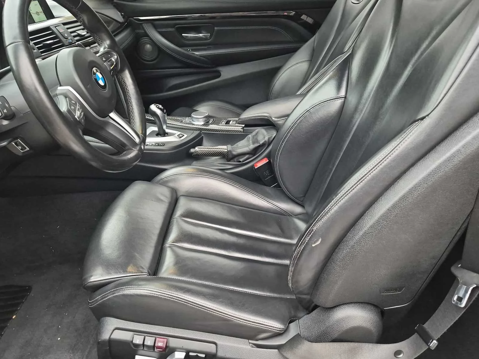 Used 2018 Alpine White BMW  image 16