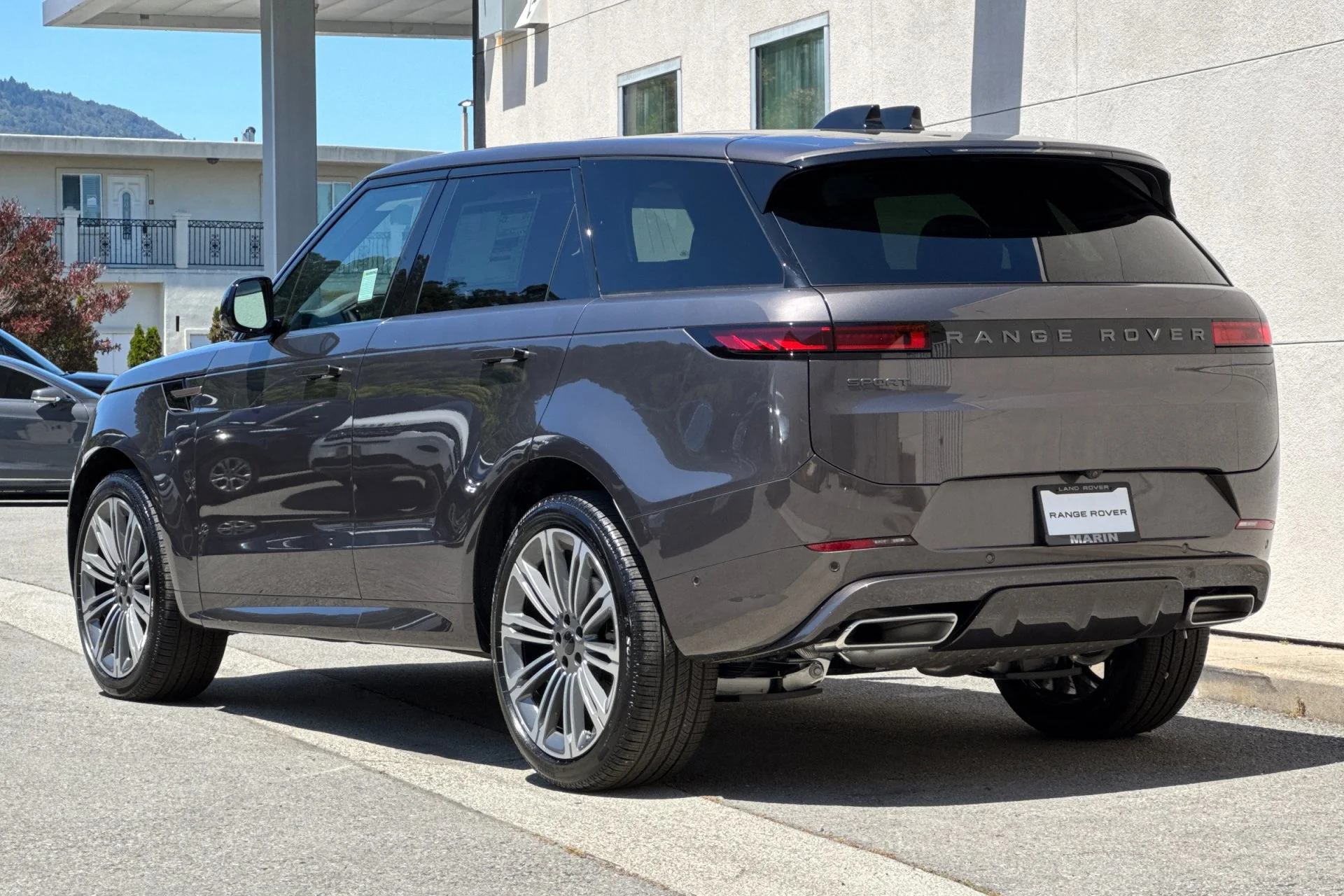 New 2026 Charente Grey Land Rover Dynamic SE image 6