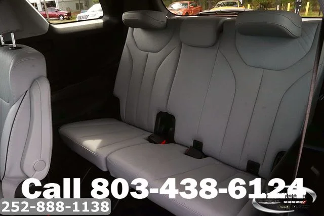 Used 2025 Black Hyundai SEL image 14