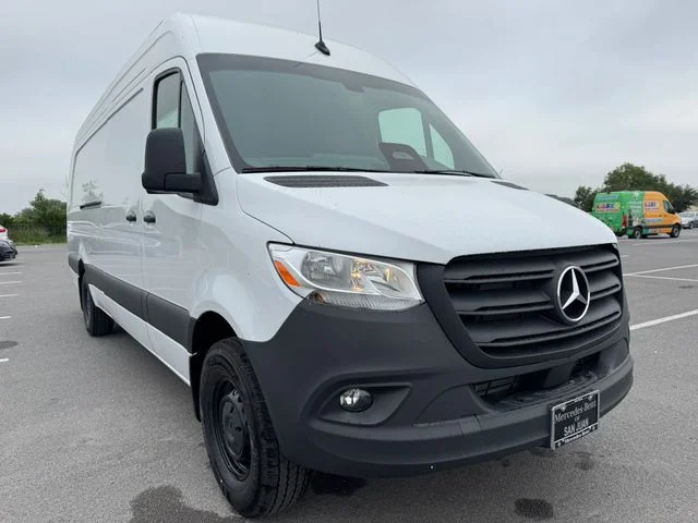 2026 Mercedes-Benz Sprinter 2500 170 Ext WB HO High Roof's photo