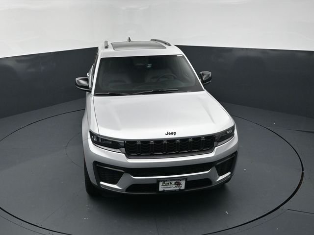 New 2026 Silver Zynith Exterior Paint Jeep Limited image 13