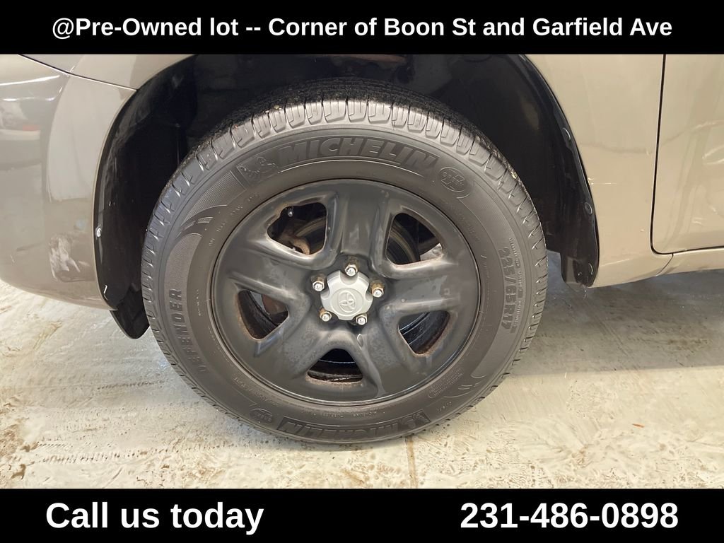 Used 2011 Brown Toyota Base image 11