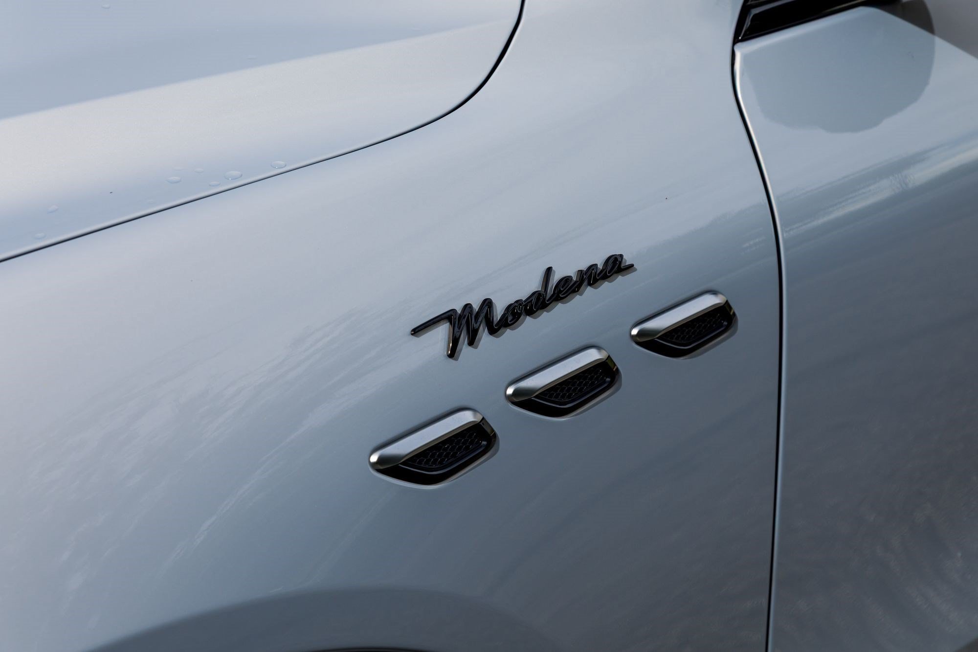 Used 2023 Bianco Astro Metallic Maserati Modena image 11