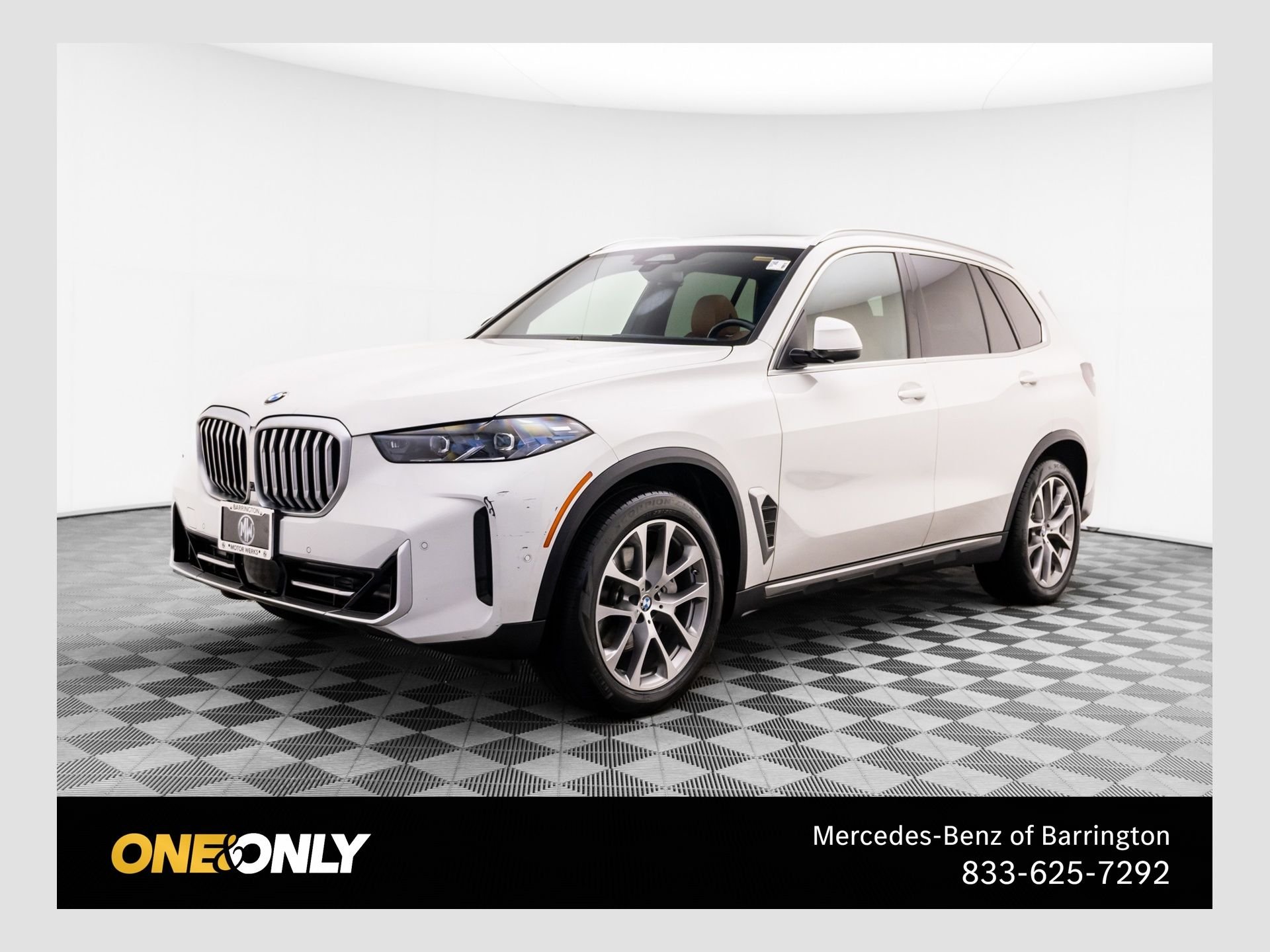 Used 2024 White BMW xDrive40i image 1