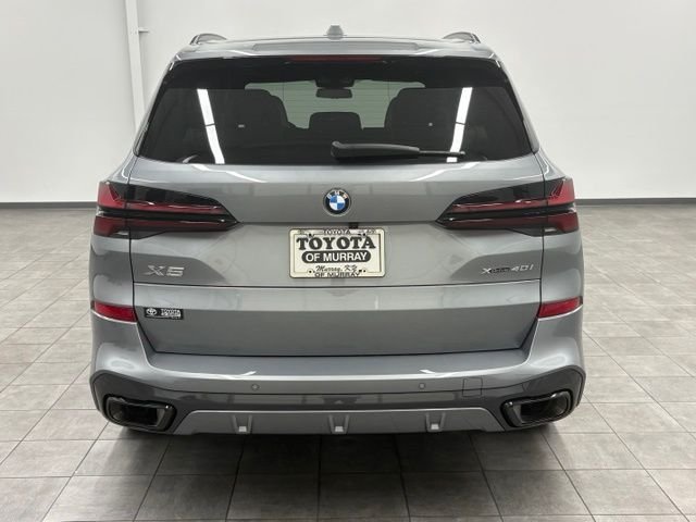 Used 2024 Gray BMW xDrive40i image 3