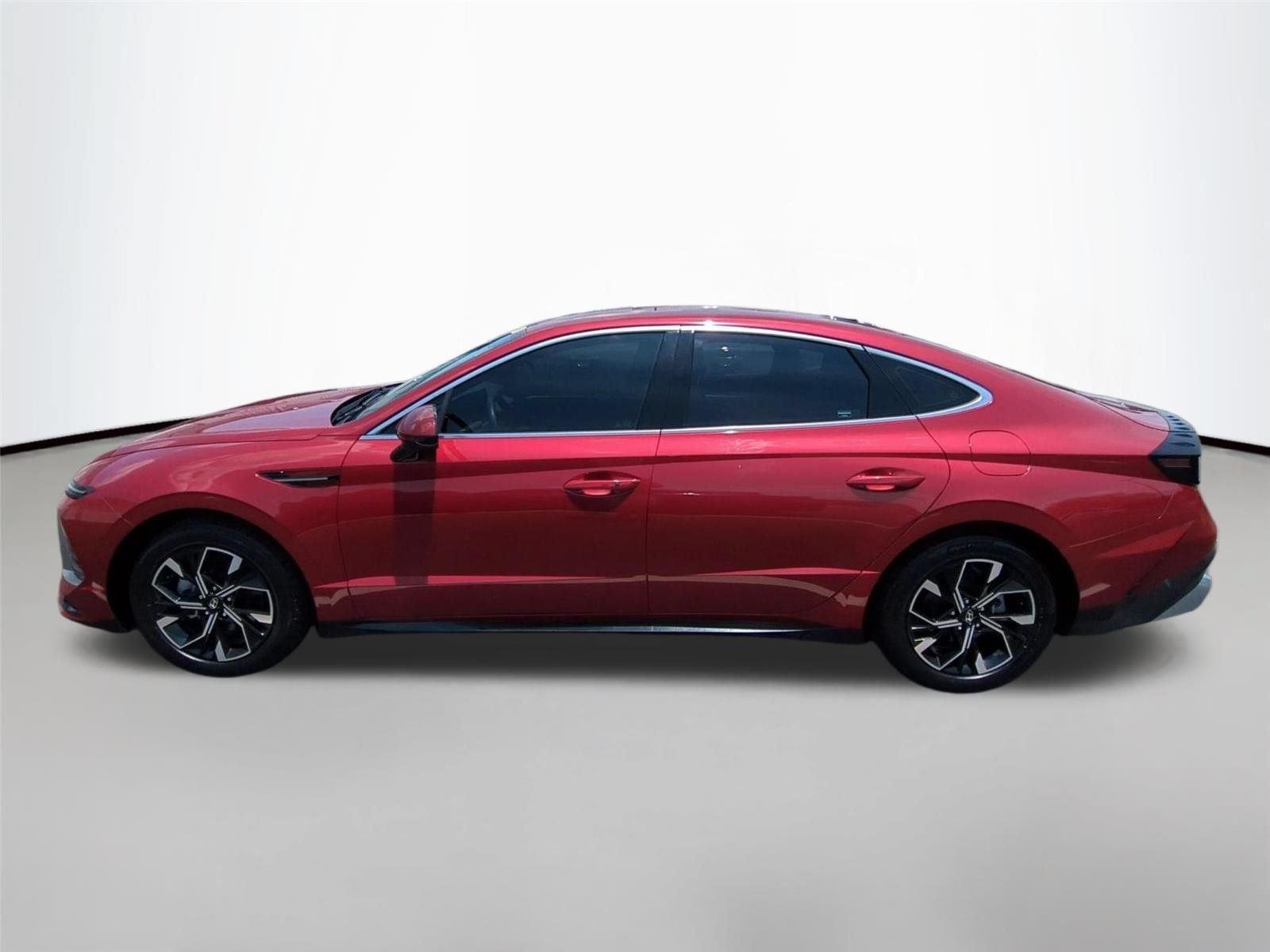 Used 2024 Ultimate red Hyundai SEL image 12