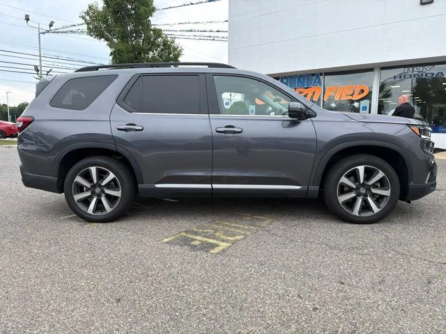Certified Used 2024 Modern Steel Metallic Honda Touring image 4