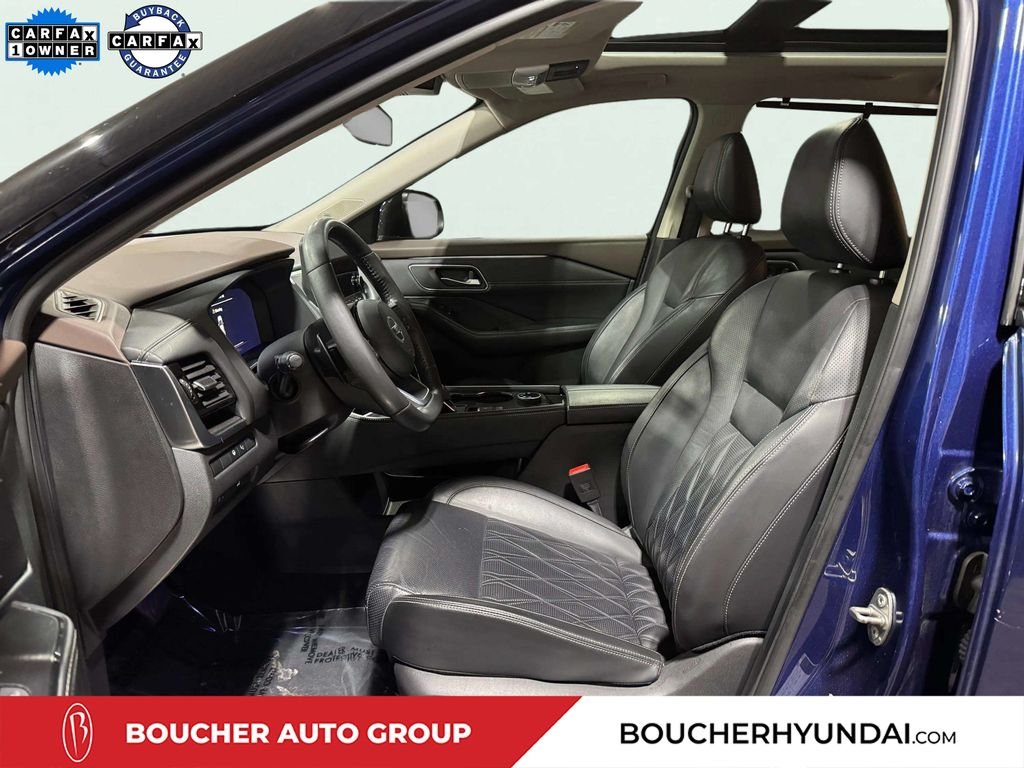 Used 2021 Caspian Blue Metallic/Super Black Nissan Platinum image 22