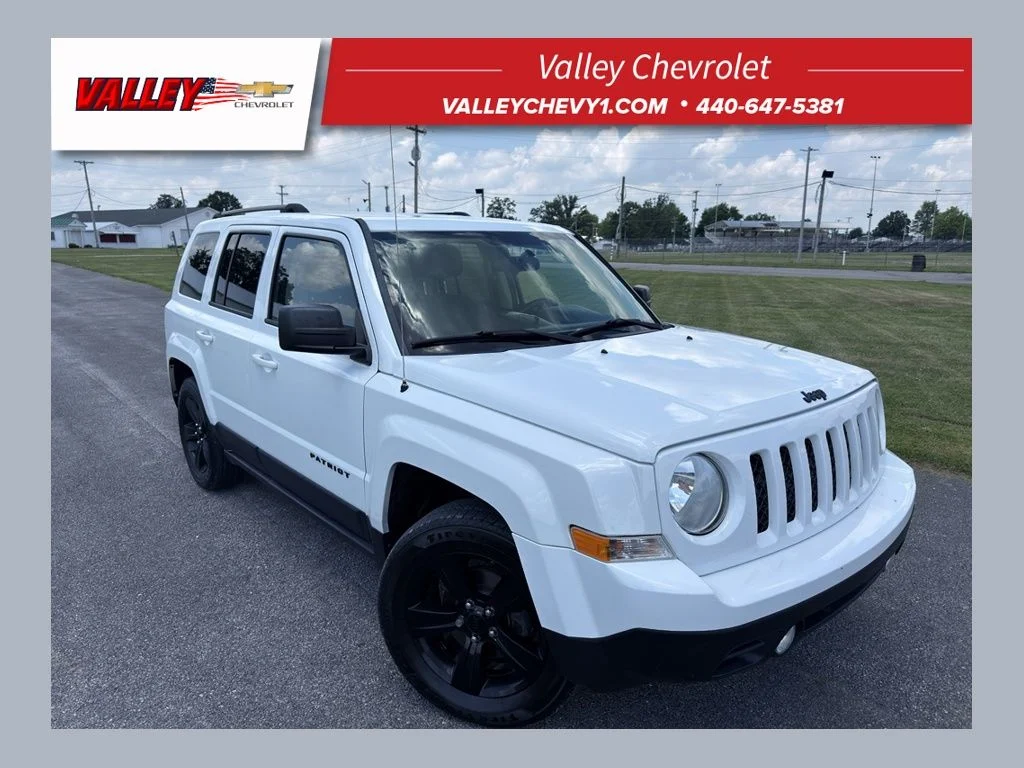 Used 2015 White Jeep Sport image 1