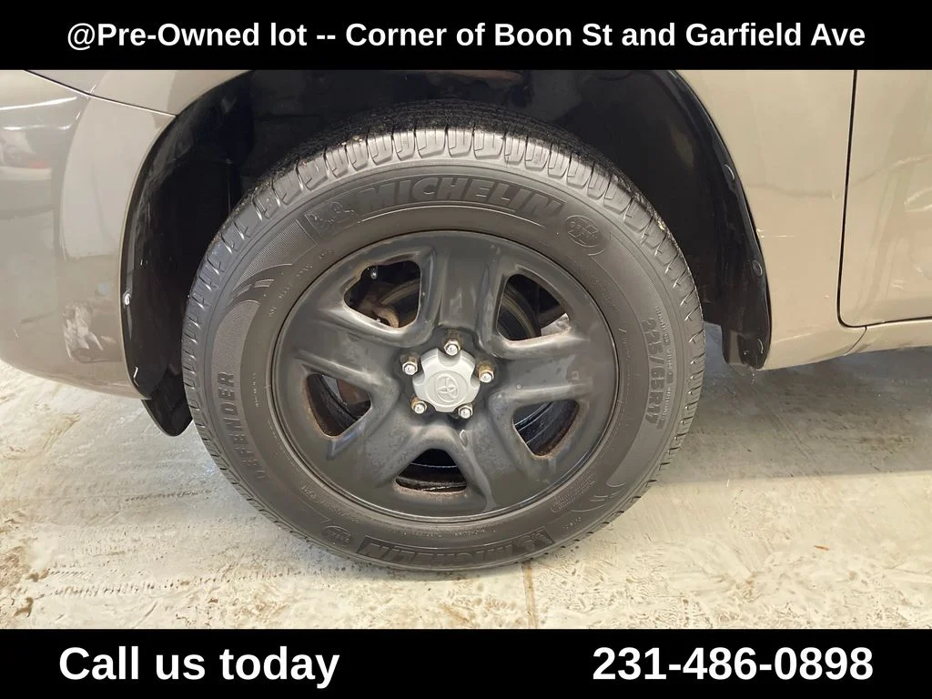 Used 2011 Brown Toyota Base image 11