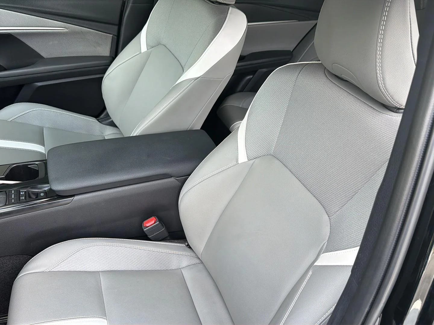 Used 2025 Midnight Black Metallic Toyota SE image 28