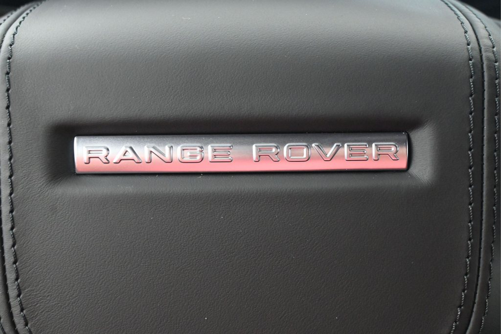 2026 Land Rover Range Rover SV - Photo 29