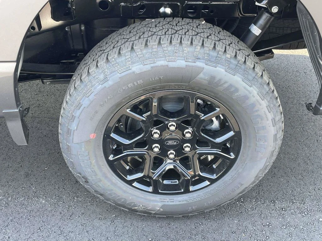 New 2026 Gray Ford XLT image 9