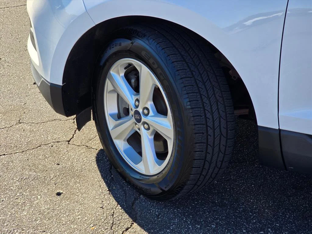 Used 2021 White Ford SE image 25