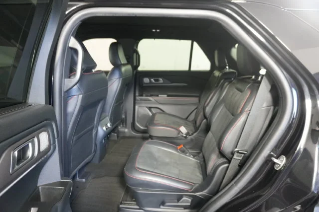 Used 2025 Agate Black Metallic Ford ST image 26