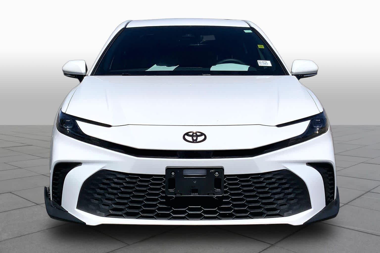 Certified Used 2025 Ice Cap Toyota SE image 4