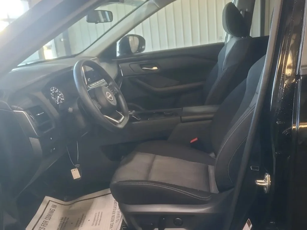 Used 2024 Super Black Nissan SV image 8