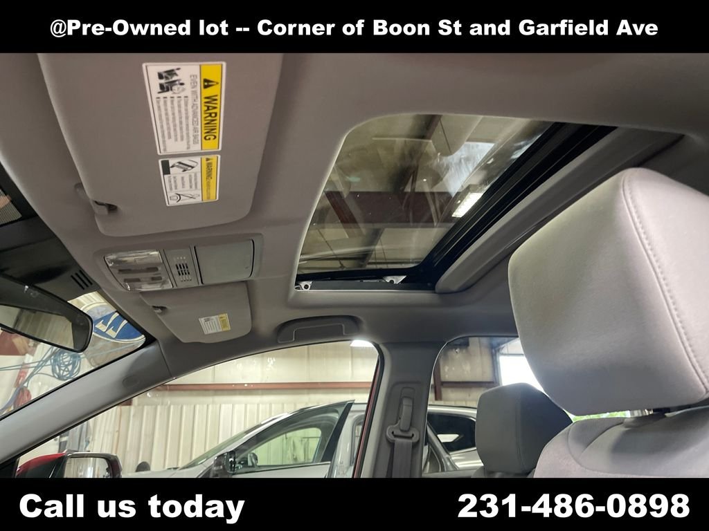 Used 2022  Honda EX image 12