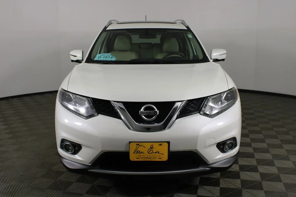 Used 2016 Nissan Rogue SL with VIN 5N1AT2MV5GC919252 for sale in Mitchell, SD