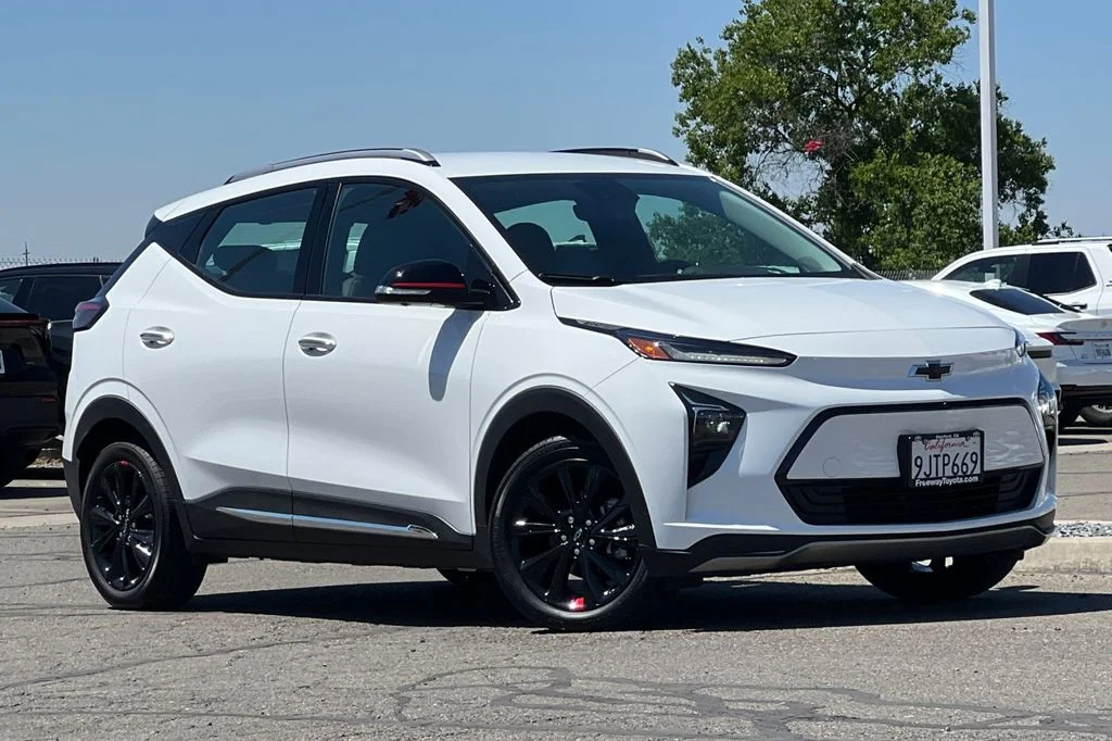 Used 2023 Chevrolet Bolt EUV Premier with VIN 1G1FZ6S0XP4187193 for sale in Hanford, CA
