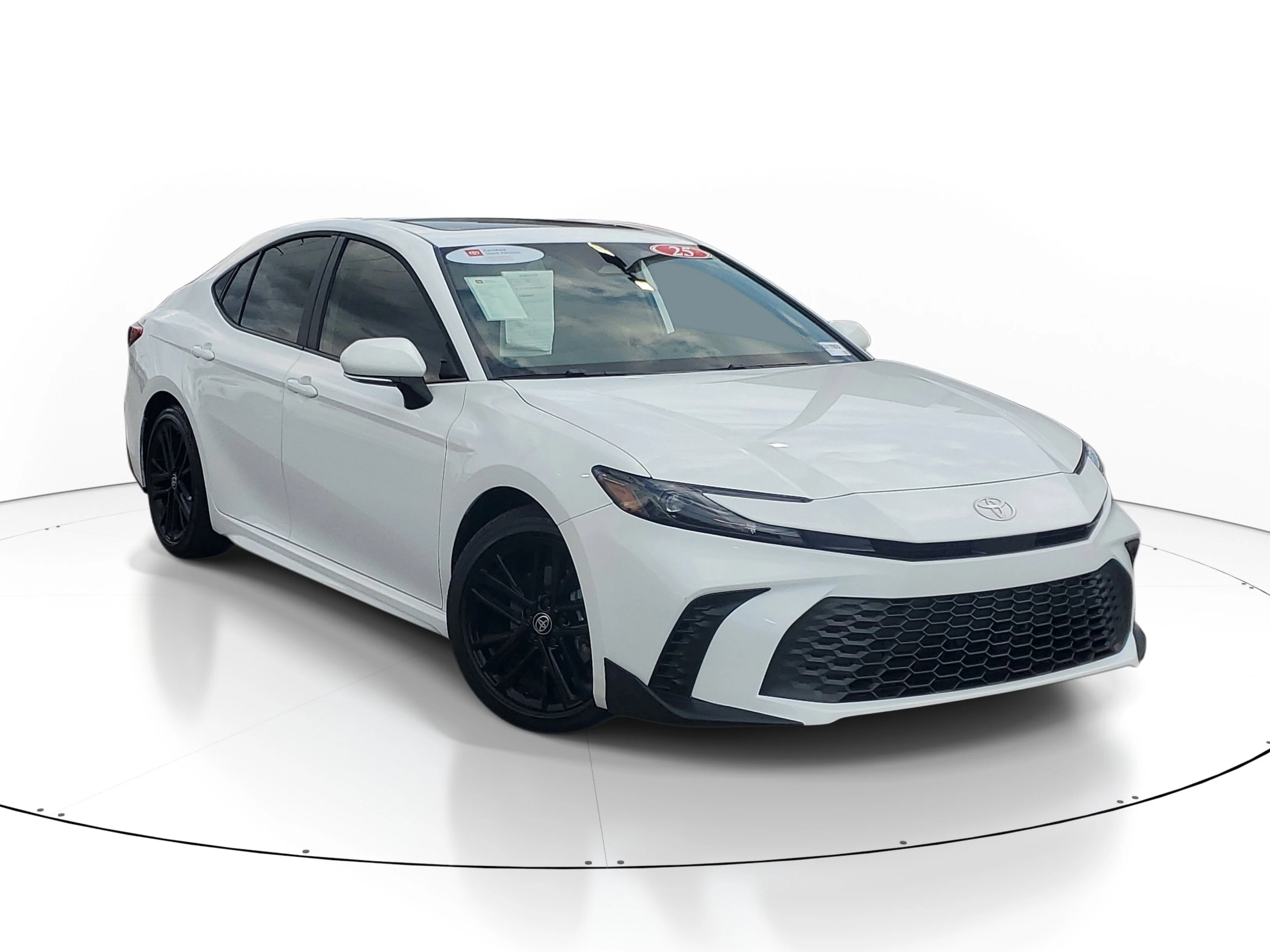 Used 2025 Ice Cap Toyota SE image 1