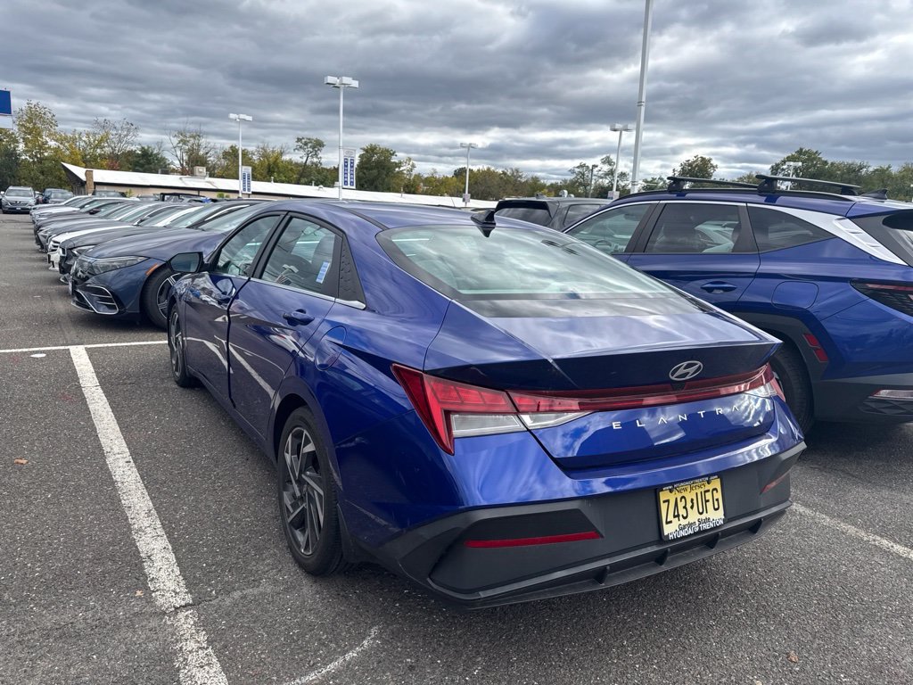 Certified Used 2024 Blue Hyundai SEL image 3