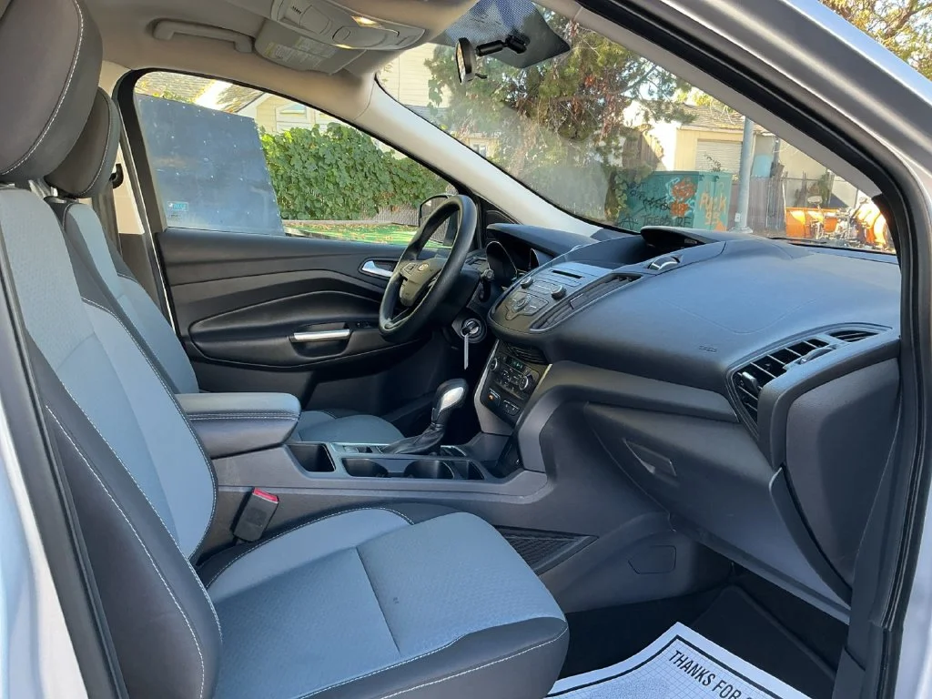 Used 2018 Silver Ford SE image 25
