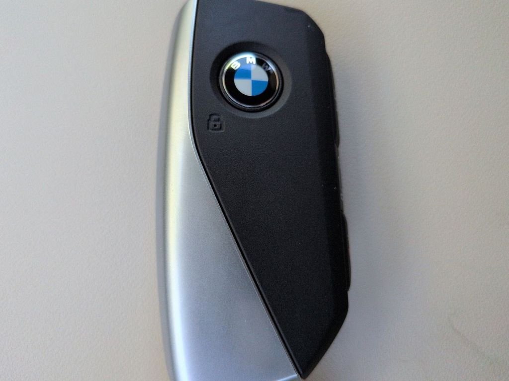 New 2026 White Metallic BMW 30 xDrive image 30